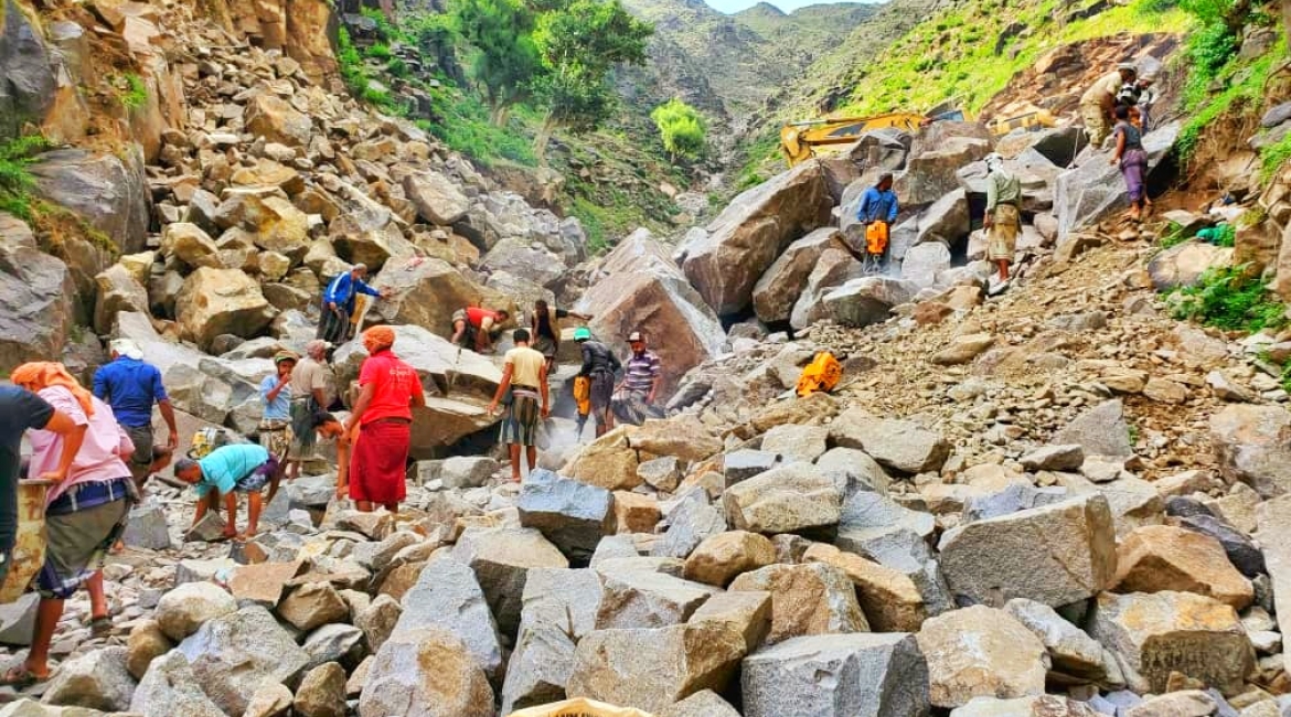 Tawakkol Karman Foundation Sponsors Paving of Jarah Sub-District road (Taiz,Yemen)